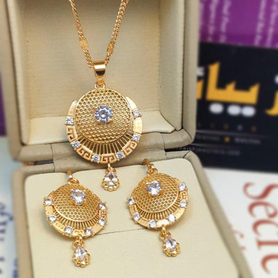 Antique Round Shape Golden White Crystal Necklace Set for Girls/Women - zebaishjewellers