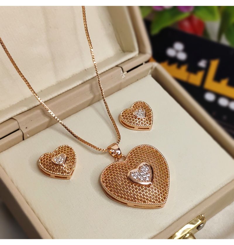 Stylish Heart Gold Plated Necklace Set for Girls/Women
